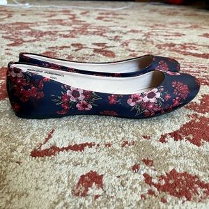 Walmart Brand Navy Floral Flats